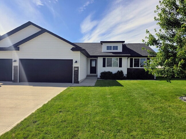 Building Photo - 701 Bradford Dr