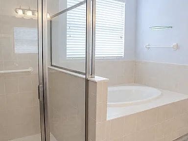Building Photo - Welcome to this beautifully maintained home in the highly sought-after Creekwood neighborhood, wh...