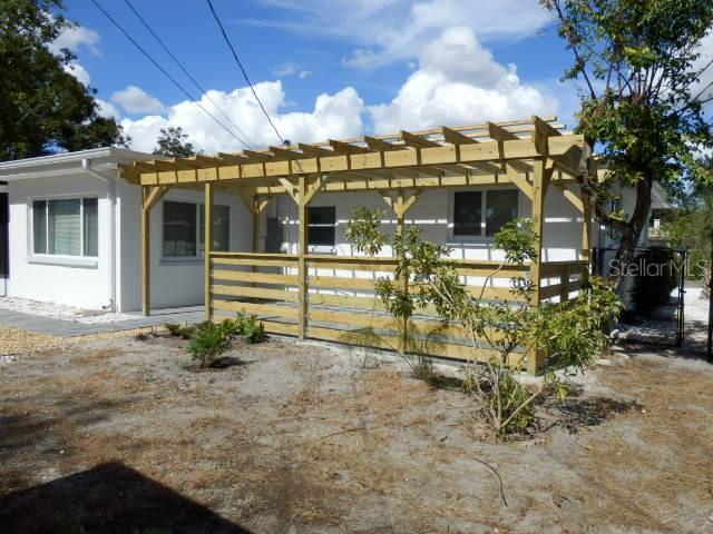 Building Photo - 6250 6th Ave S