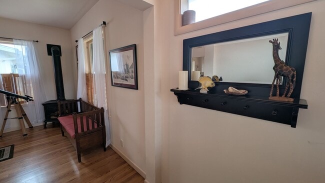 Building Photo - Quaint Historical Home near Downtown Pacif...