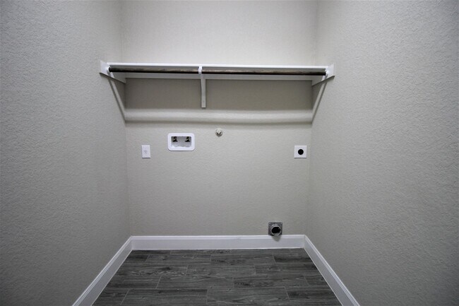 Building Photo - 1209 Old FM 306