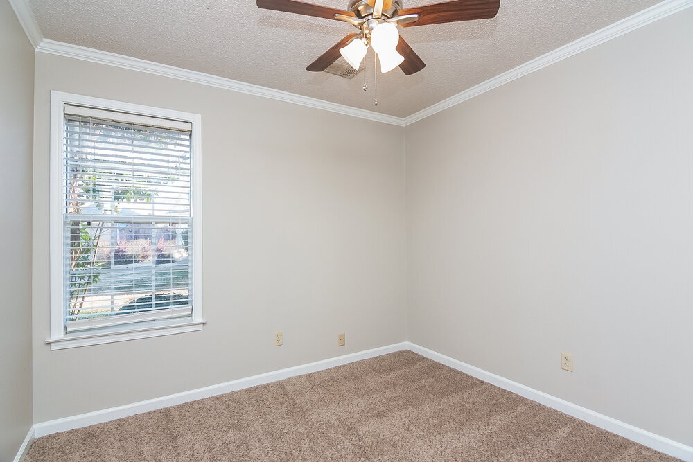 Building Photo - 2214 Lake Hill Ct