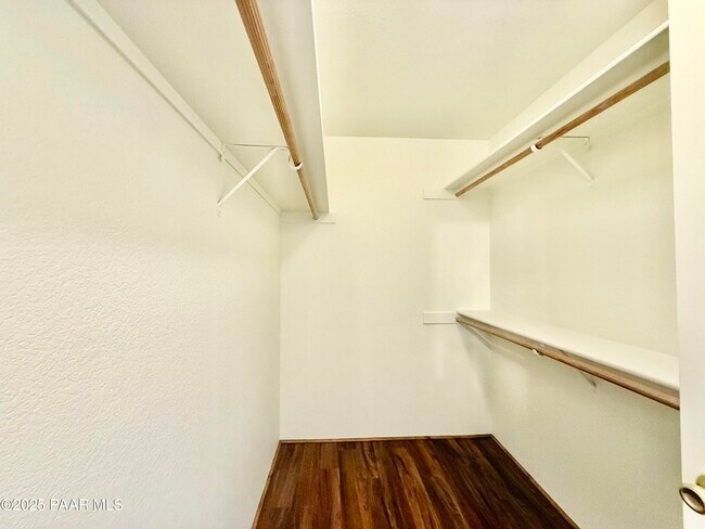 Building Photo - 5102 E Ramada Dr