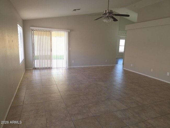 Building Photo - 3334 E Woodside Way