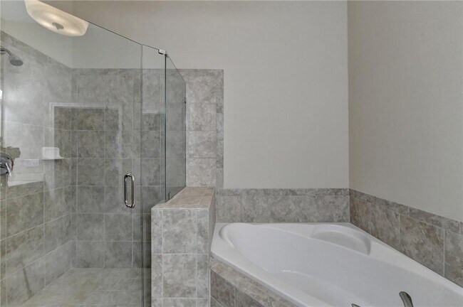 Building Photo - 2405 Tenor Ln