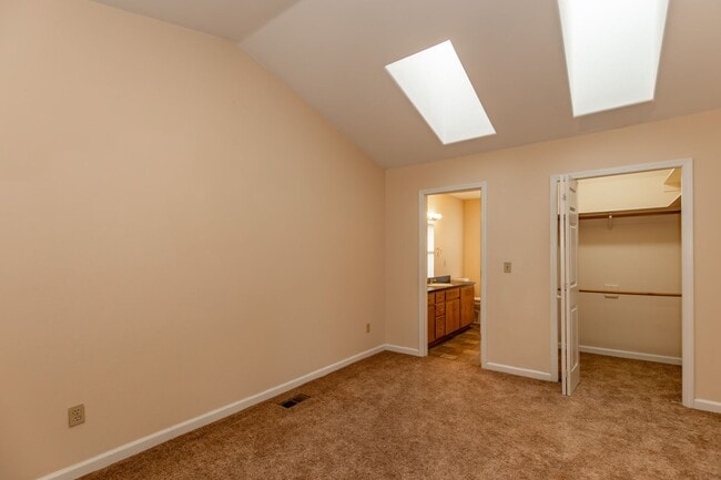 Building Photo - **MOVE IN SPECIAL!** Pet Friendly Charming 3 Bedroom Home with large office!