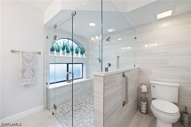 Building Photo - 565 Beachwalk Cir