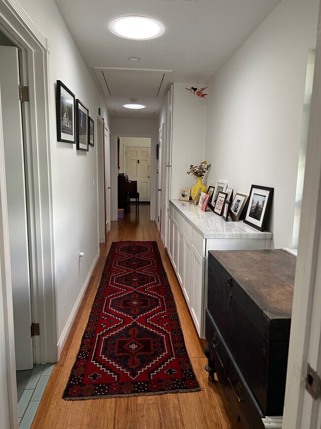 Building Photo - 310 Newland St