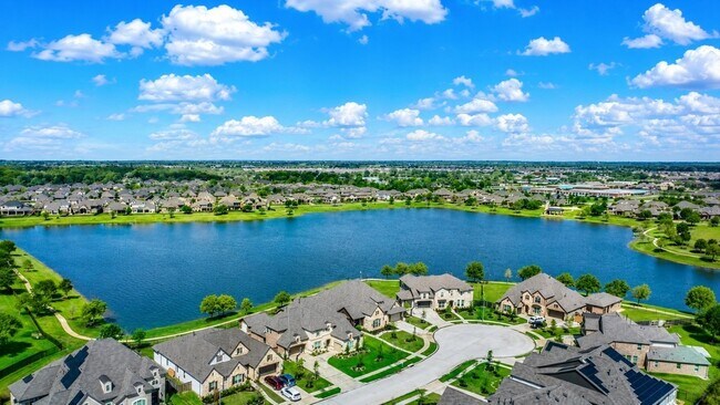 Building Photo - 12911 Taper Reach Dr