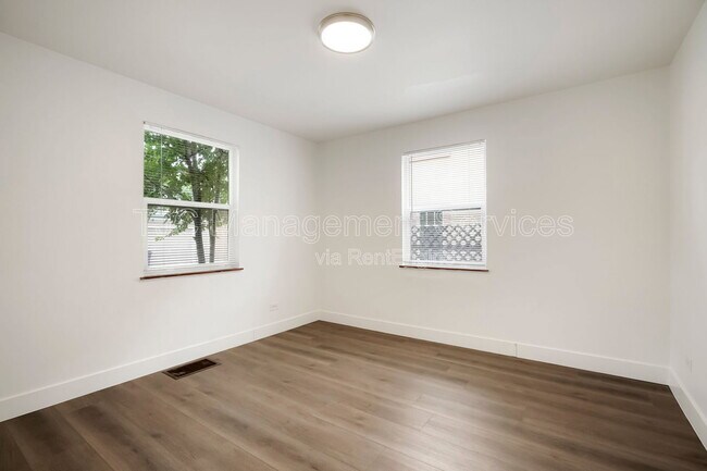 Building Photo - 433 Harrison St