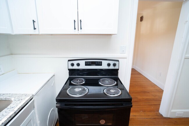 Building Photo - 1114 8th Ave