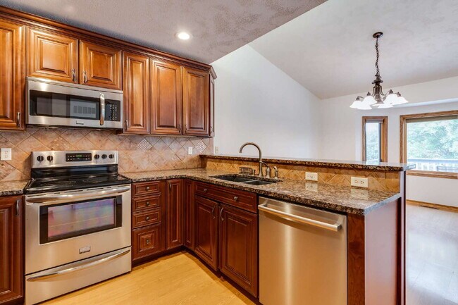 Building Photo - "Spacious 4-Bedroom Retreat with 3 Full Baths in Prime Wichita Location – 2,812 Sq. Ft.!"  Hurry!...