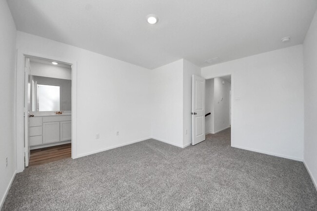 Building Photo - 943 Moon Drop Ln