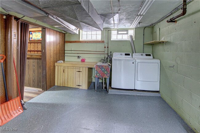 Building Photo - 7611 Ivandale Dr