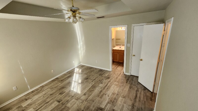 Building Photo - 2016 Lee Dr