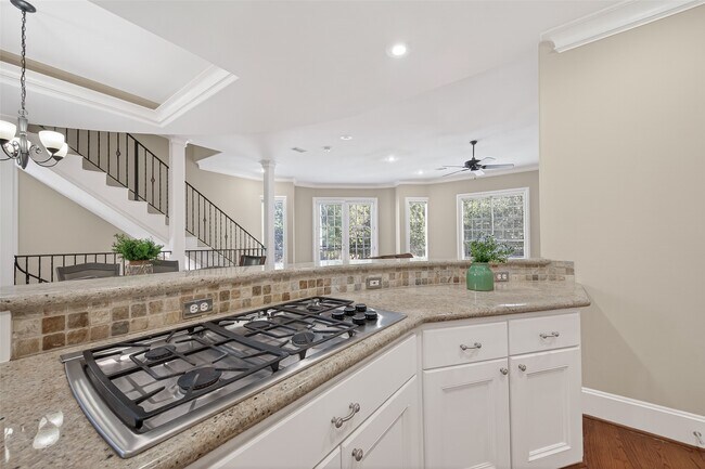 Building Photo - 105 Detering St