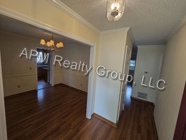 Building Photo - Single story West Columbia home