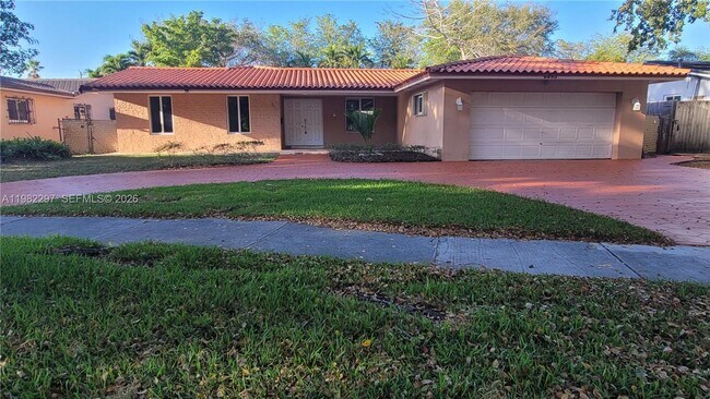 Building Photo - 6895 Loch Ness Dr