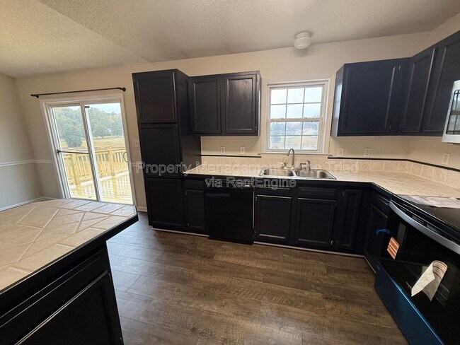 Building Photo - 107 Johnia Ct