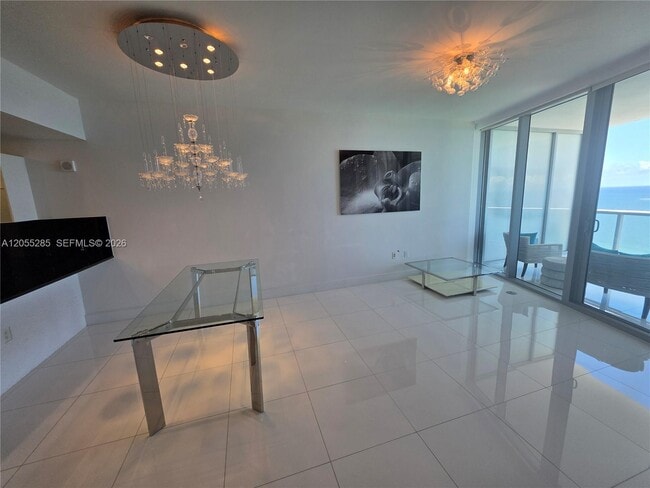 Building Photo - 17121 Collins Ave