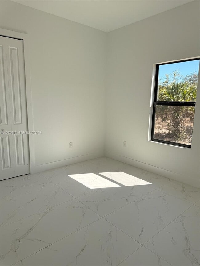 Building Photo - 20 Organ St