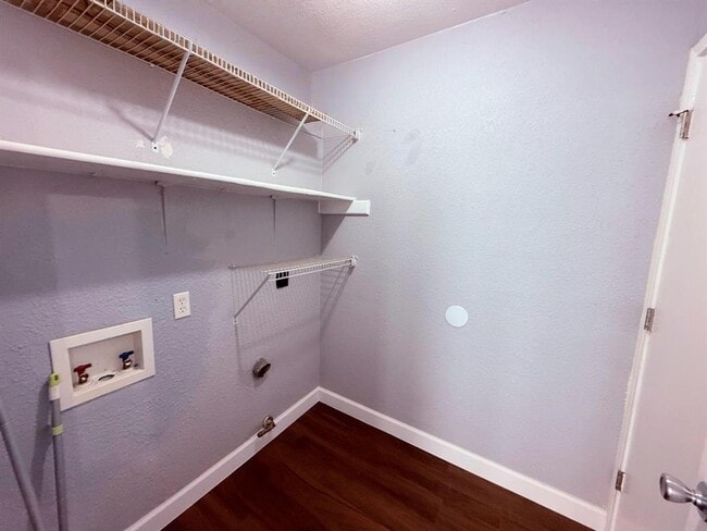 Building Photo - 12314 Thompkins Dr