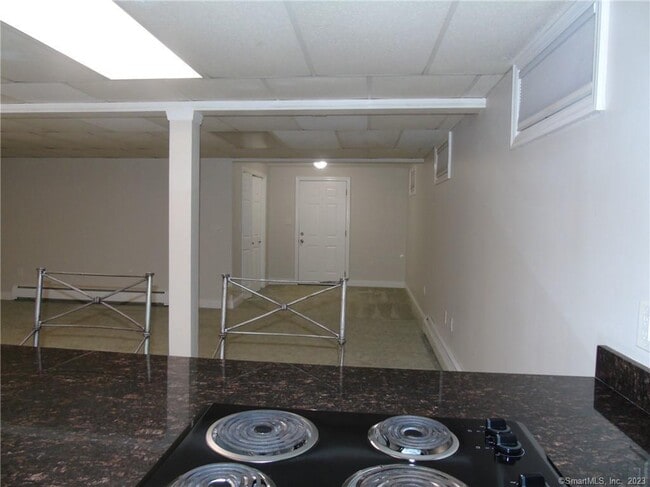 Building Photo - 14 Mayfair Pl