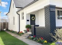 Building Photo - Move in by November 30th… and pay NO RENT ...