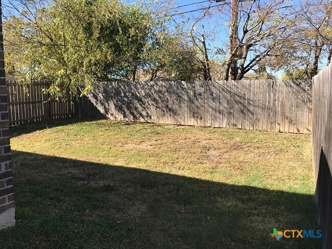 Building Photo - 4403 Cambridge Dr