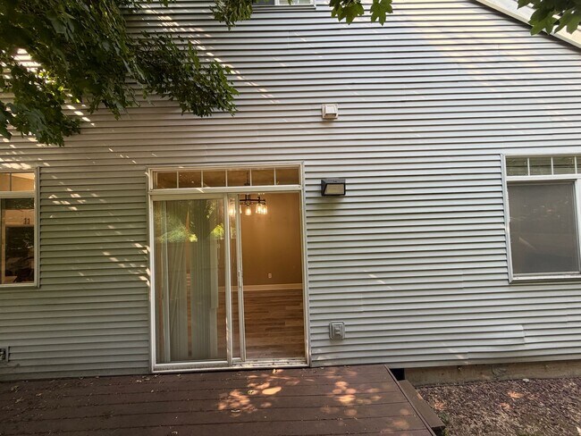 Building Photo - BEAUTIFUL 3 Bed | 2.5 Bath Home with Modern Updates, AC & 2-Car Garage