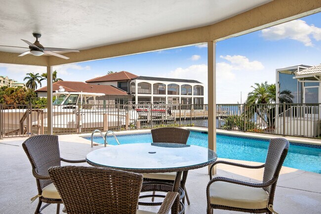 Building Photo - 874 Magnolia Ct