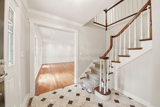 Building Photo - 276 S Kenilworth Ave