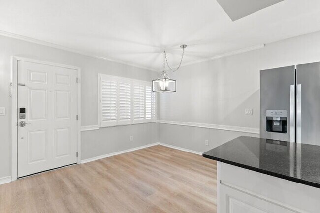 Building Photo - Apartment For Rent in Seminole WITH UPGRADES!