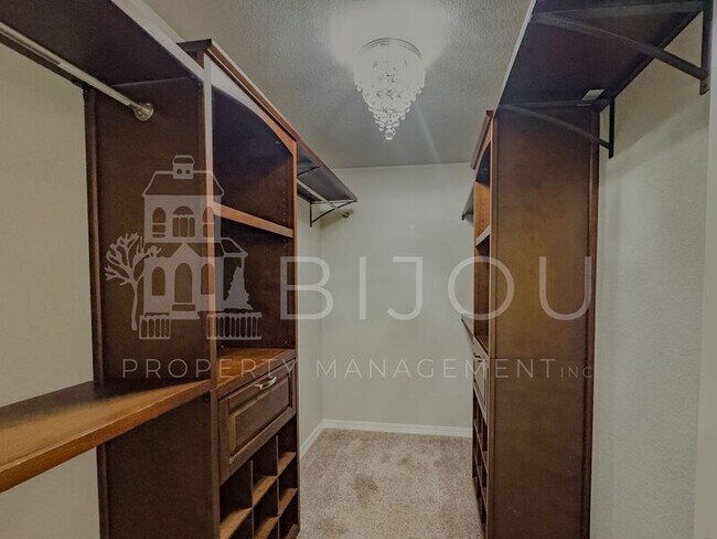 Building Photo - 7458 Primavera Ln