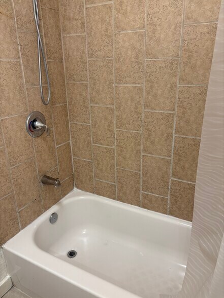 Building Photo - 801 Myrtle Ave