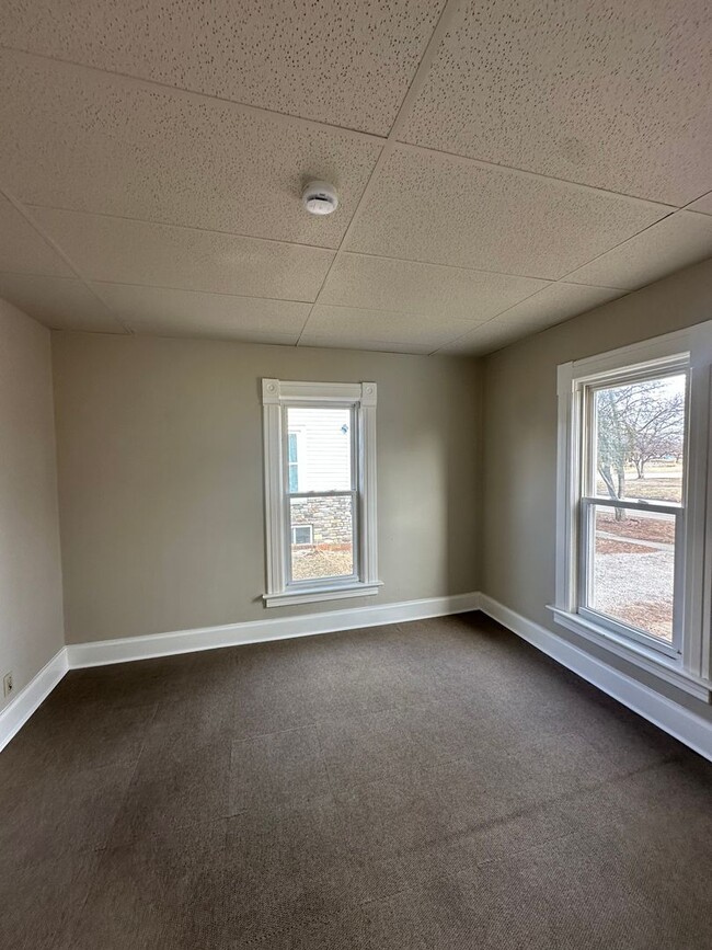 Building Photo - Newly updated 3 bedroom 1 bathroom home