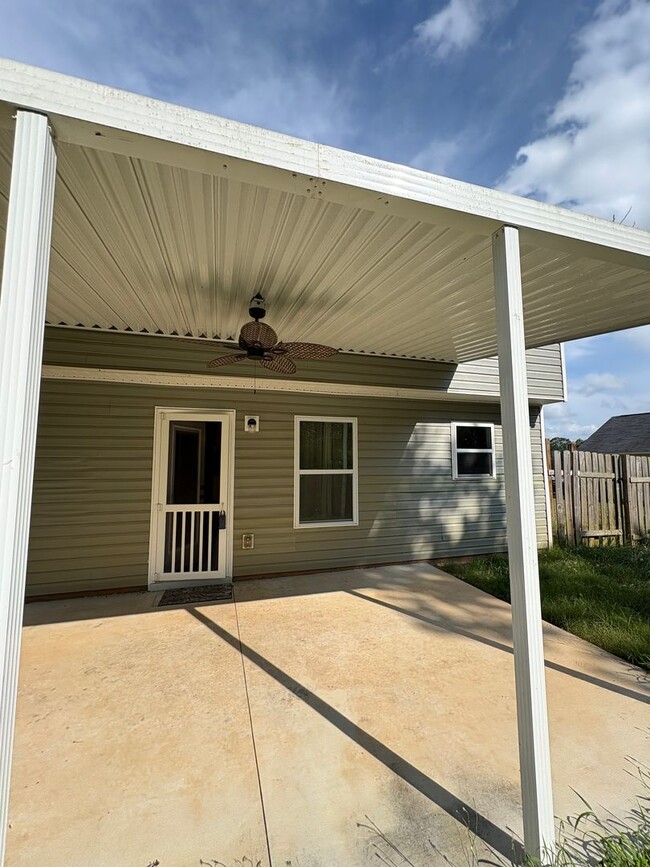 Building Photo - 4 Bedroom 2.5 Bath Home in Woodruff Near B...