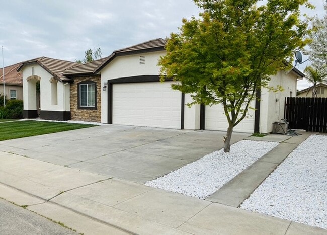 Building Photo - 1750 Bella Terra Dr
