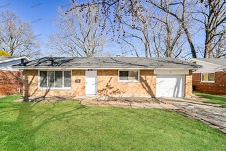 Building Photo - 841 Lebon Dr