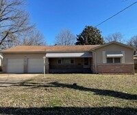 Building Photo - GREAT LOCATION!! Close to Mercy Hospital!