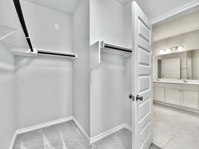 Building Photo - 816 Alta Wy