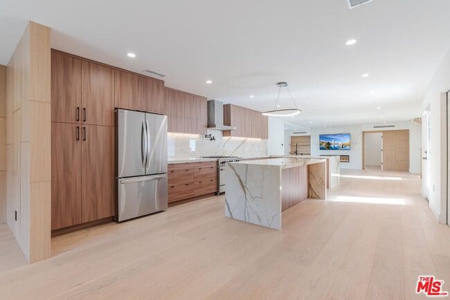 Building Photo - 5110 Garden Grove Ave