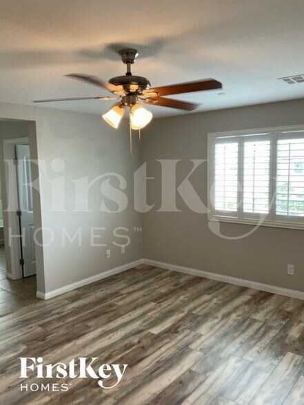 Building Photo - 1013 Cetona Ct