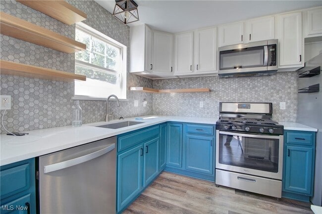 Building Photo - 2494 W 7th St