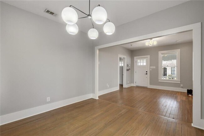 Building Photo - 1002 Juniper St