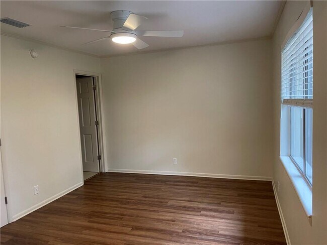 Building Photo - 800 Mallery St