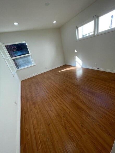Building Photo - 21122 Avenue San Luis