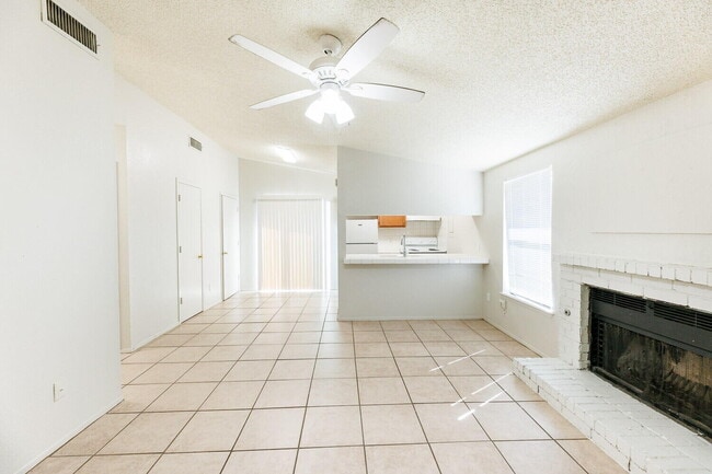 Building Photo - 140 N Troy Ave