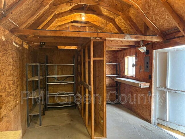 Building Photo - 834 W 138th St S