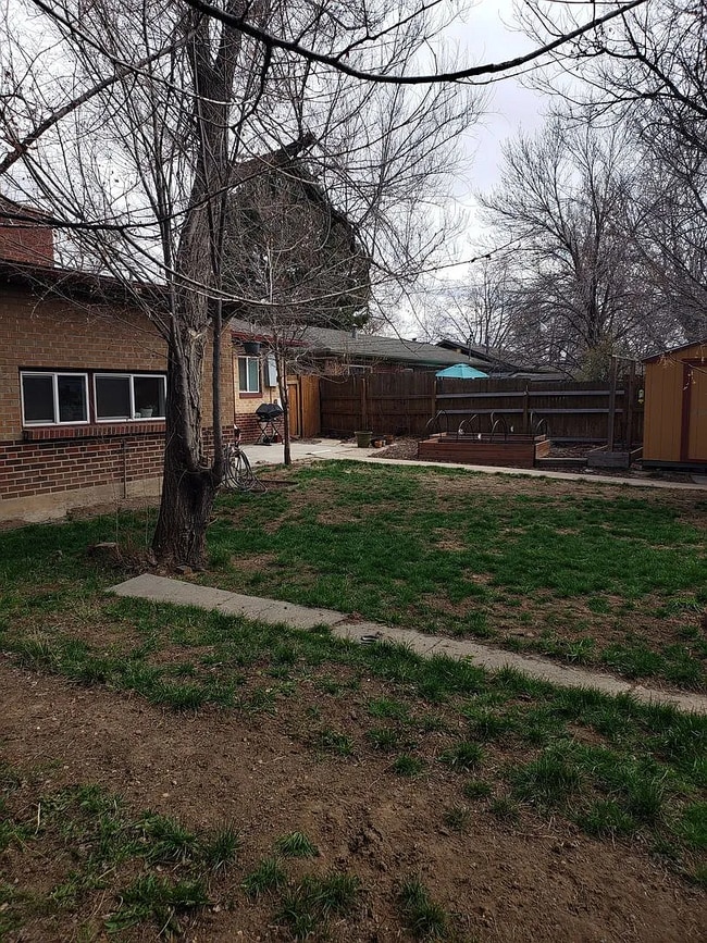 Building Photo - Fantastic Home in City Park North - Has it...